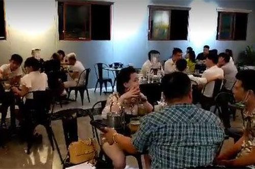 Hơn 1 năm tan tác, chủ nhà hàng bỏ Thủ đô trốn về quê