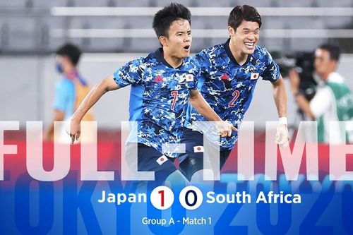 'Messi Nhật Bản' giúp chủ nhà khởi đầu thuận lợi
