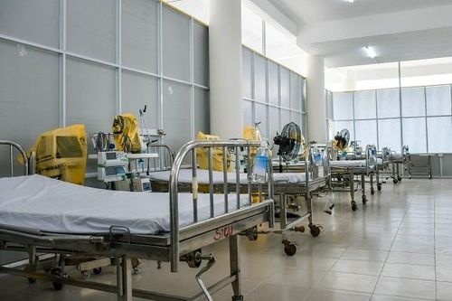 Ca Covid-19 cộng đồng tăng, Đà Nẵng khẩn trương dựng bệnh viện dã chiến