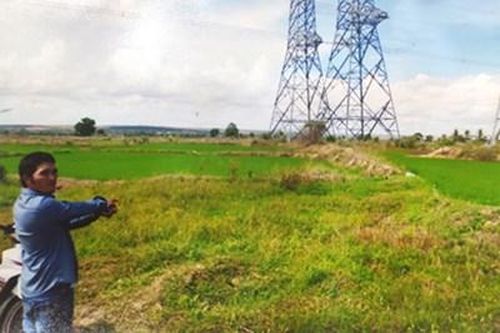 Tháo thanh giằng trụ điện 500kV bán sắt vụn