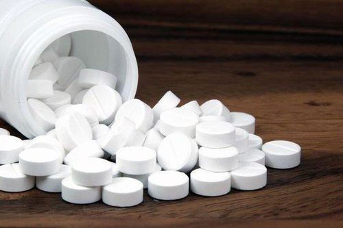 Dịch COVID-19: Nguy cơ ngộ độc do lạm dụng thuốc hạ sốt