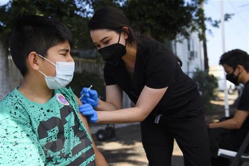 Mỹ có kế hoạch tiêm vaccine cho trẻ dưới 12 tuổi vào trước năm học mới