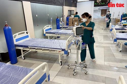 14 giờ chiều 22/7, Bệnh viện dã chiến 1.000 giường tại Thuận Kiều Plaza đi vào hoạt động