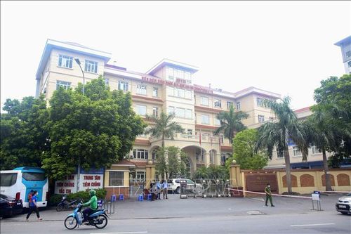 Hà Nội khắc phục ùn tắc tại điểm xét nghiệm COVID-19