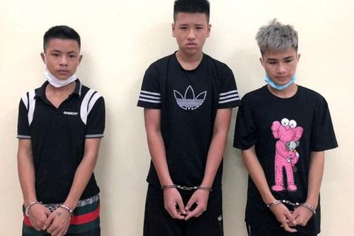 Hà Nội: Bắt giữ nhóm cướp 14, 15 tuổi chuyên dọa chém người, cướp tài sản