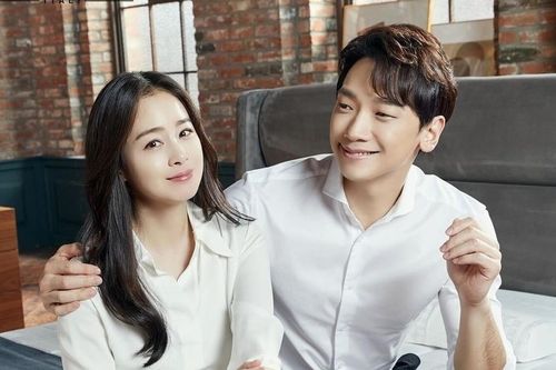 Fan 'tiên đoán' Kim Tae Hee mang thai em bé thứ 3 chỉ vì 1 câu nói của Bi Rain