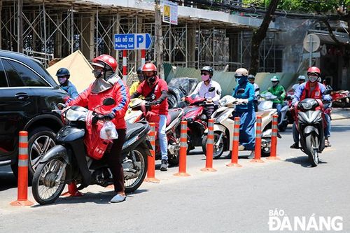 Từ 12 giờ ngày 22-7: Tạm dừng hoạt động shipper, thể dục, không được tập trung quá 2 người