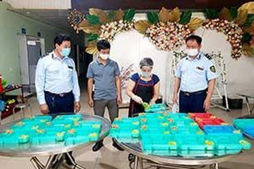 Tăng cường kiểm tra vệ sinh an toàn thực phẩm cơ sở chế biến, kinh doanh thức ăn sẵnTin khácSáng mãi ngọn lửa thanh niên xung phongGia đình nhiều thế hệ: Lưu giữ, phát huy các giá trị văn hóa truyền thống