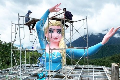 Dỡ bỏ tượng Elsa ở Sa Pa