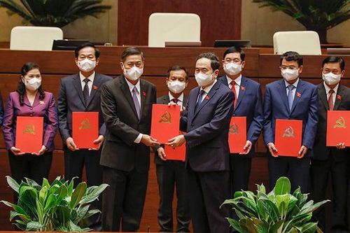 Đoàn đại biểu Quốc hội tỉnh Sơn La tham dự Kỳ họp thứ nhất Quốc hội khóa XV