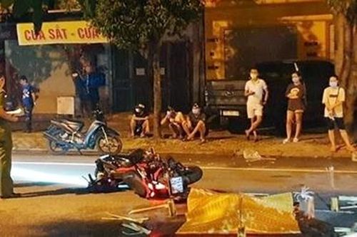 Truy tìm xe ô tô cán chết nam thanh niên trong đêm mưa rồi bỏ chạy
