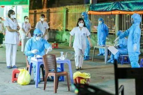 Hà Nội có thêm 17 người tính với SARS-CoV-2 ở 9 quận/huyện