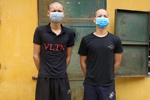 Khởi tố đối tượng 'Bắt giữ người trái pháp luật' và 'Cướp tài sản'