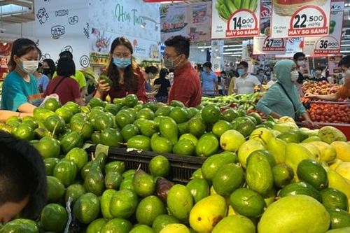 Siêu thị Hà Nội 'đầy ắp' hàng, người dân thong thả mua sắm