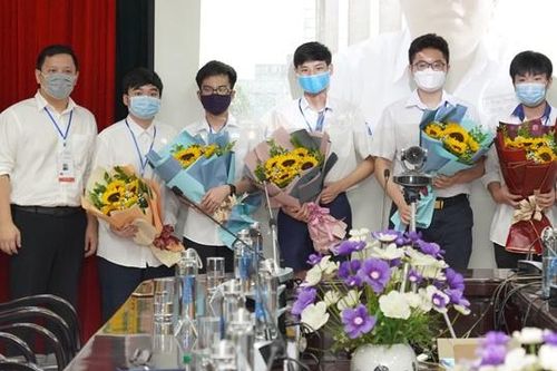 Một học sinh Việt Nam giành huy chương vàng Olympic Toán quốc tế