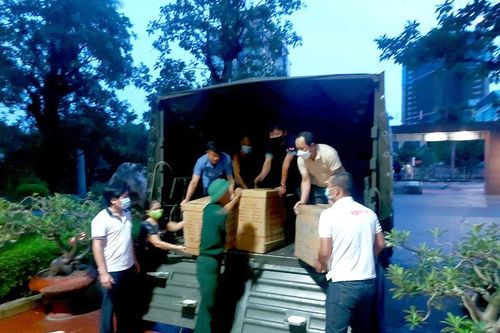 Hỗ trợ gần 9 tấn hàng hóa cho bà con dân tộc thiểu số xã Chiêu Lưu, Nghệ An