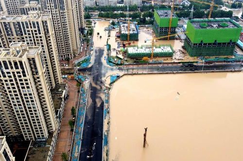 Lũ lụt 'trăm năm có một' tàn phá Trung Quốc