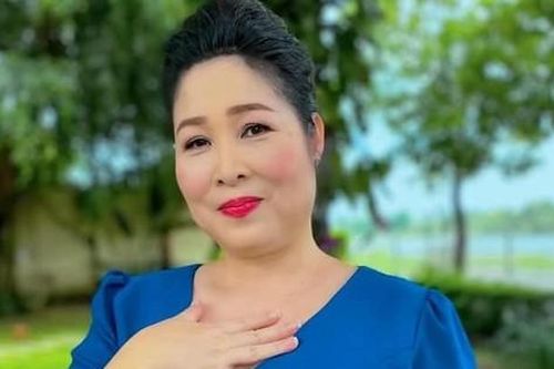 Từng xin lỗi khán giả vì quảng cáo nhầm, NSND Hồng Vân lại phải gỡ một bài đăng Facebook