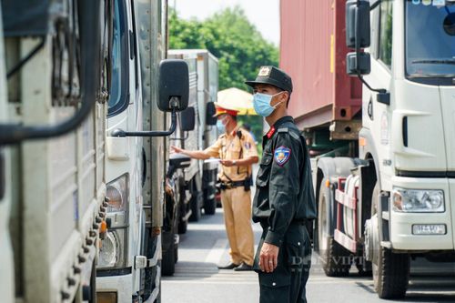 Những giấy tờ người dân cần chuẩn bị khi đi qua chốt kiểm soát dịch vào Hà Nội