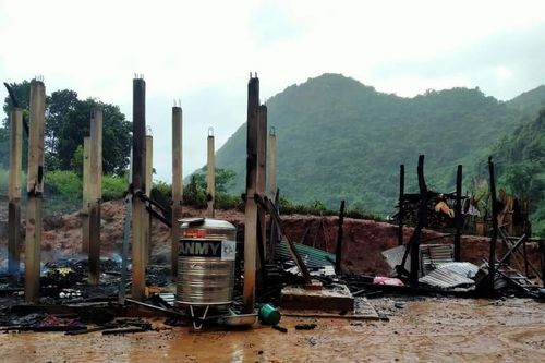 Quảng Trị: Cháy nhà lúc nửa đêm khiến 2 cha con thương vong
