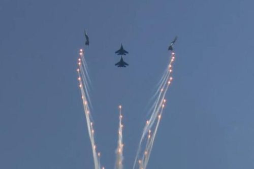 Xem tiêm kích Su-35S của Nga thực hiện các 'pha nguy hiểm' tại triển lãm hàng không