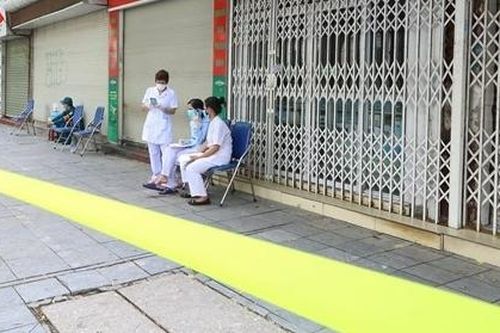Hà Nội thêm 17 trường hợp mắc Covid-19, thuộc 7 chùm ca bệnh; Ninh Thuận có ca tử vong đầu tiên