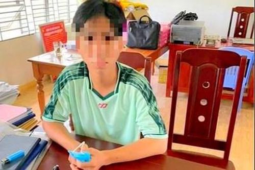 Khởi tố nam sinh 15 tuổi đâm chết thầy Hiệu trưởng