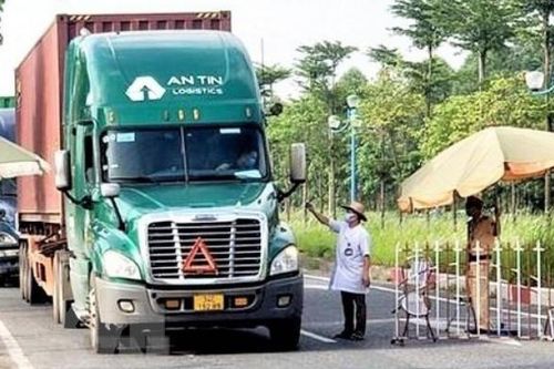 Ninh Bình kết nối 'luồng xanh' vận tải quốc gia phòng chống COVID-19