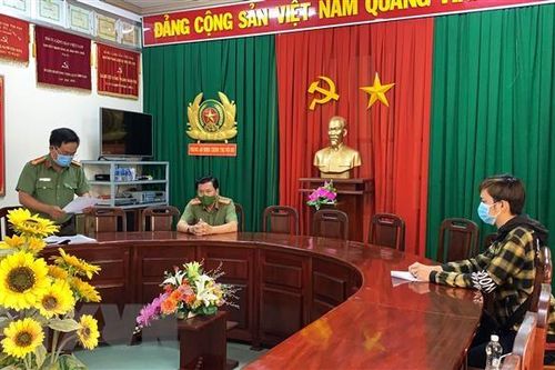 Xử phạt nhiều đối tượng đăng tin sai sự thật về COVID-19 trên Facebook