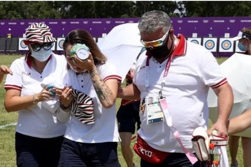 Olympic Tokyo: Cung thủ người Nga ngất khi đang thi đấu vì nắng nóng