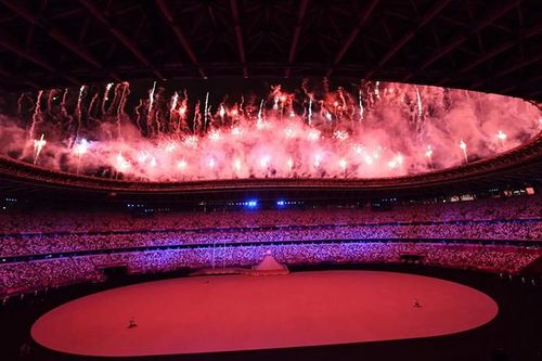Lễ khai mạc Olympic Tokyo 2020 đặc biệt, với màn bắn pháo hoa rực rỡ sắc màu