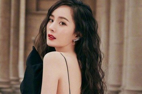 'Quy tắc ngầm' trong Cbiz: Không kết giao thân thiết với Dương Mịch