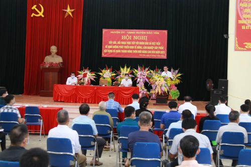 Thường trực Huyện ủy, UBND huyện Bảo Yên đối thoại với người dân xã Việt Tiến