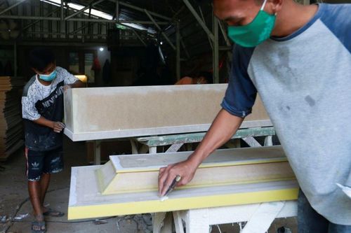Lò hỏa táng Indonesia bị tố thu tiền cao gấp 10 lần trong dịch COVID-19
