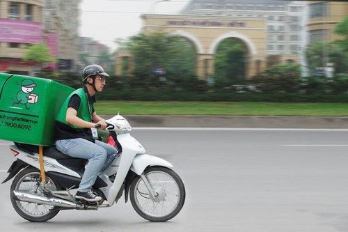 Hà Nội sẽ xem xét cấp thẻ nhận diện cho shipper giao hàng trong thời gian giãn cách