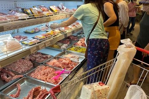 Hà Nội: Sức mua sắm tăng nhẹ, siêu thị huy động thêm nhân lực trong ngày đầu giãn cách