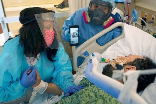Bác sĩ Mỹ: 'Nhiều người mắc Covid-19 cầu xin được tiêm vaccine'