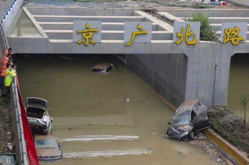 Hàng chục người có thể đã chết trong đường hầm ngập lụt ở Trịnh Châu