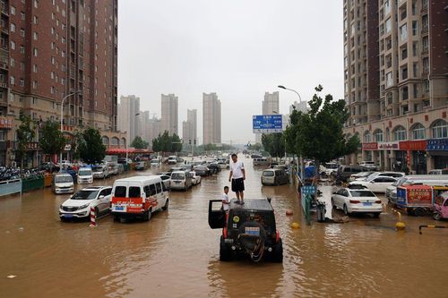 Chuỗi cung ứng toàn cầu rối loạn vì chủng Delta và thiên tai