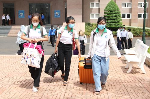 41 sinh viên ĐH Tây Nguyên hỗ trợ Bình Dương chống dịch