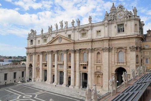 Tòa thánh Vatican lần đầu tiết lộ sở hữu hơn 5.000 bất động sản