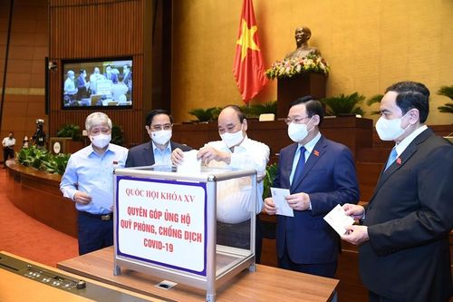 Đại biểu Quốc hội quyên góp ủng hộ Quỹ phòng, chống dịch COVID-19