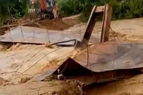 Thanh Hóa: Mưa lớn, hàng trăm hộ dân miền núi bị chia cắt