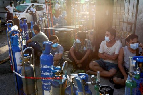 Biểu tình tại nhà tù ở thành phố lớn nhất Myanmar khi COVID-19 bùng phát
