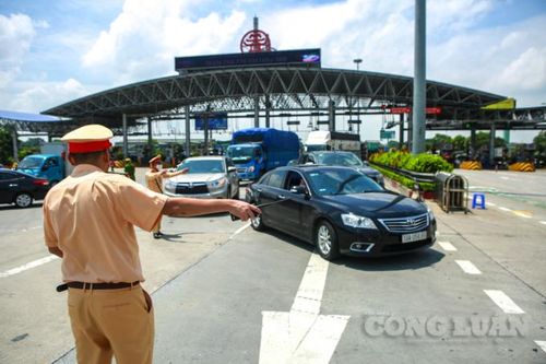Hà Nội: Sáng 24/7, hàng trăm phương tiện phải quay đầu xe tại trạm thu phí Pháp Vân – Cầu Giẽ