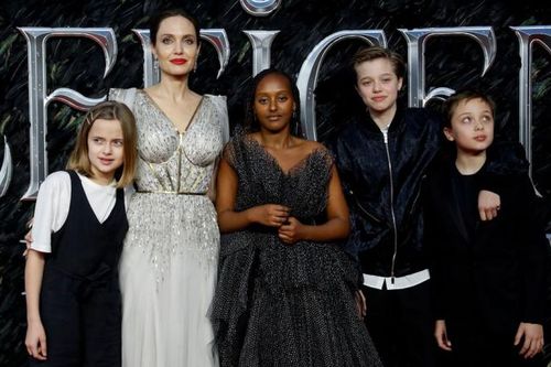 Thẩm phán xử cho Brad Pitt được chia quyền nuôi con với Angelina Jolie bị truất quyền thẩm phán
