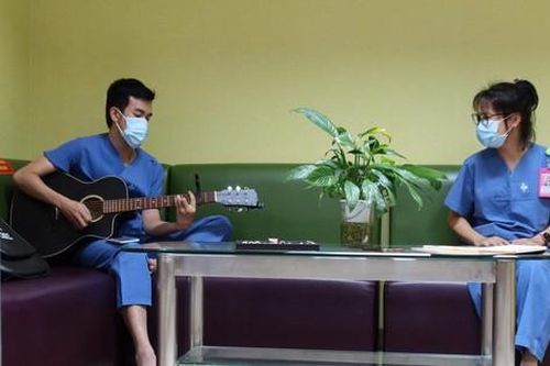 Mở lớp thiền, yoga giúp y bác sĩ tuyến đầu chống dịch giải tỏa áp lực