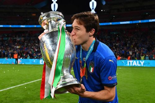 Liverpool phá kỷ lục chuyển nhượng vì Chiesa