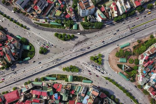 Giao thông Hà Nội trong ngày đầu giãn cách xã hội theo Chỉ thị 16