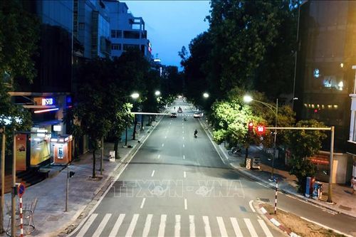 Hà Nội vắng vẻ lúc lên đèn
